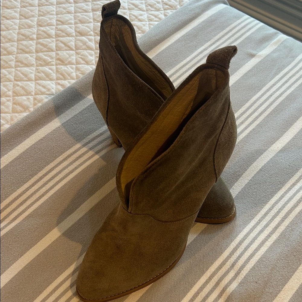 Elegant Brown Ankle Booties